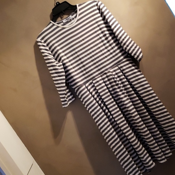 Dresses & Skirts - NWT Striped Dress
